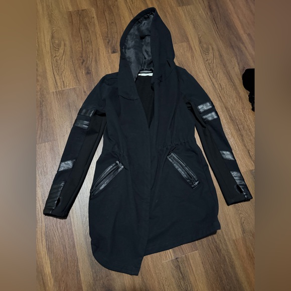 BLANC NOIR
Maitri Traveler Jac $200 black faux leather active casual spring - Picture 9 of 16